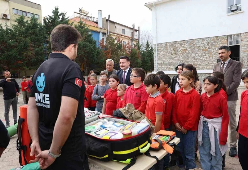 Gökçeada’da çocuklar sağlık ve afet konularında bilgilendirildi
