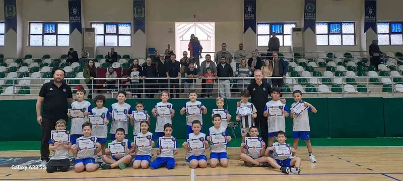 Kış spor okullarında sertifika heyecanı
