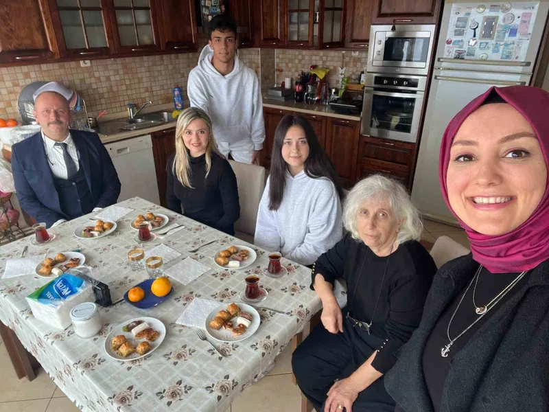 Uzun Mehmet MTAL’den emekli öğretmene vefa ziyareti
