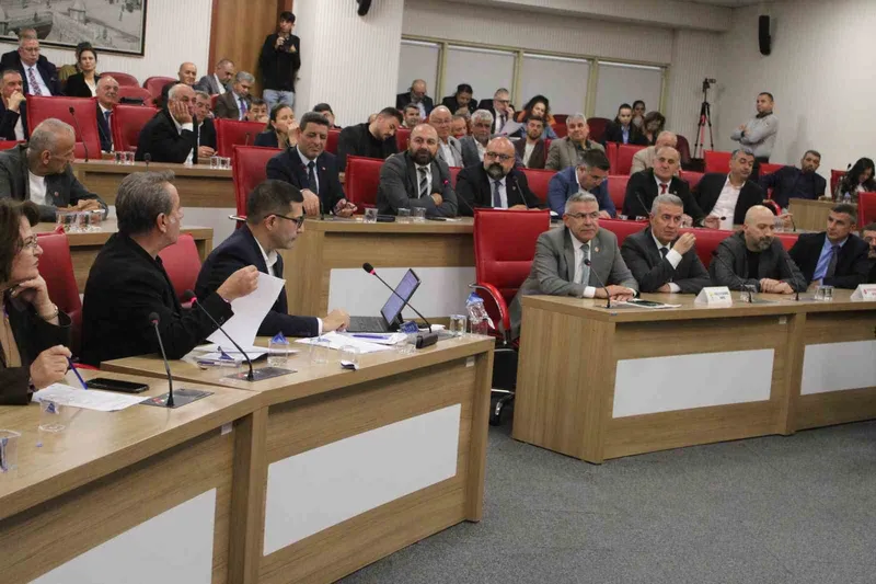 Büyükşehir meclisinde ‘sıralama’ tartışması
