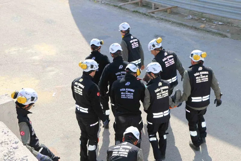 Asrın Felaketi sonrası kritik adım: DKMP kendi arama kurtarma ekibini oluşturdu
