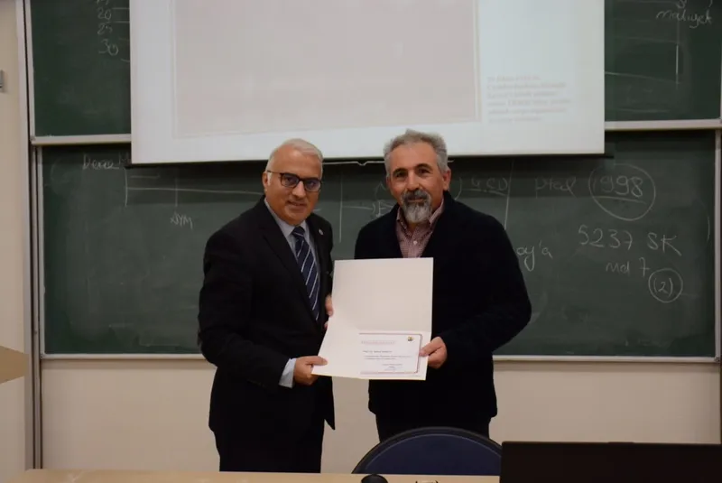 ’Başöğretmen Atatürk, Modernleşme ve Hukuk’ konferansı gerçekleştirildi
