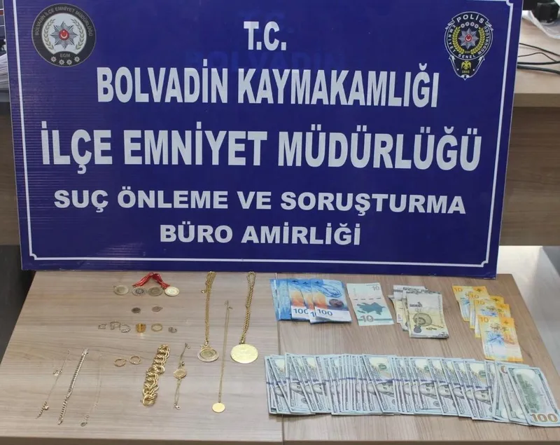 Ticari taksiyle geldikleri ilçede 2 milyon TL’lik dolandırıcılık yaptılar
