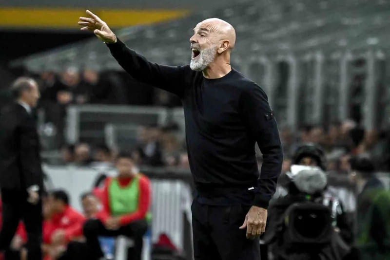 Fiorentina, Stefano Pioli ile yollarını ayırdı
