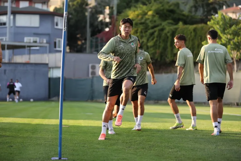 Alanyaspor, Trabzonspor maçı hazırlıklarına başladı
