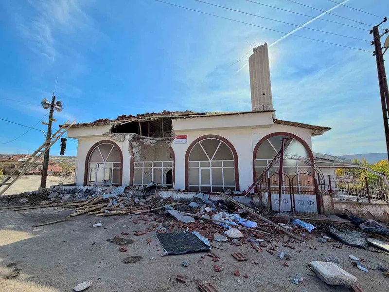 Yıkılan caminin tadilatına Sincan Belediyesi’nden anlamlı destek
