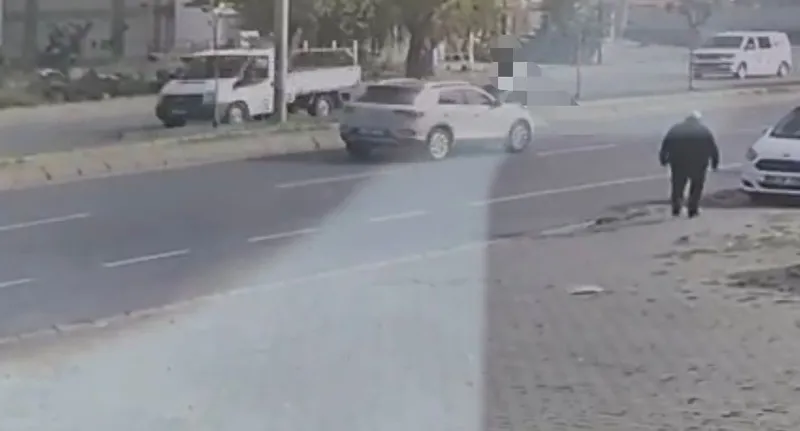 Lise öğrencisi doğum gününden 2 gün sonra otomobilin çarpması sonucu hayatını kaybetti
