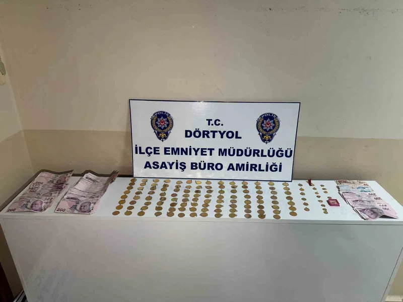 Çaldıkları altın dolu keseyi toprağa sakladılar
