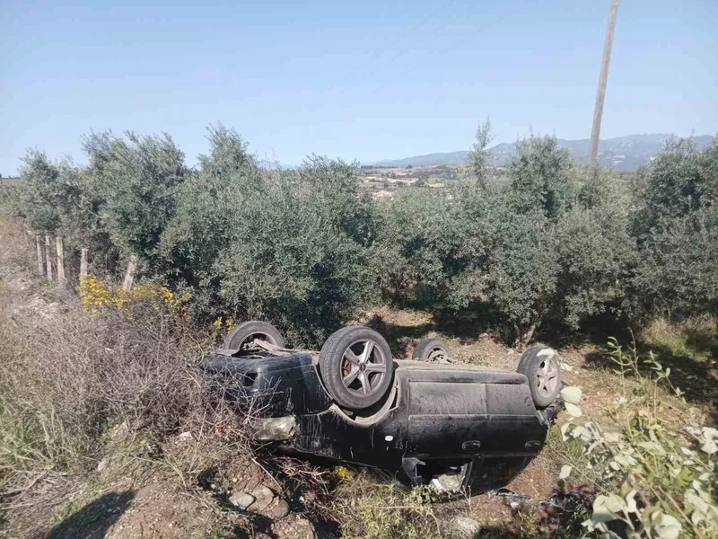 Şarampole yuvarlanan otomobildeki anne ve 5 yaşındaki çocuğu yaralandı
