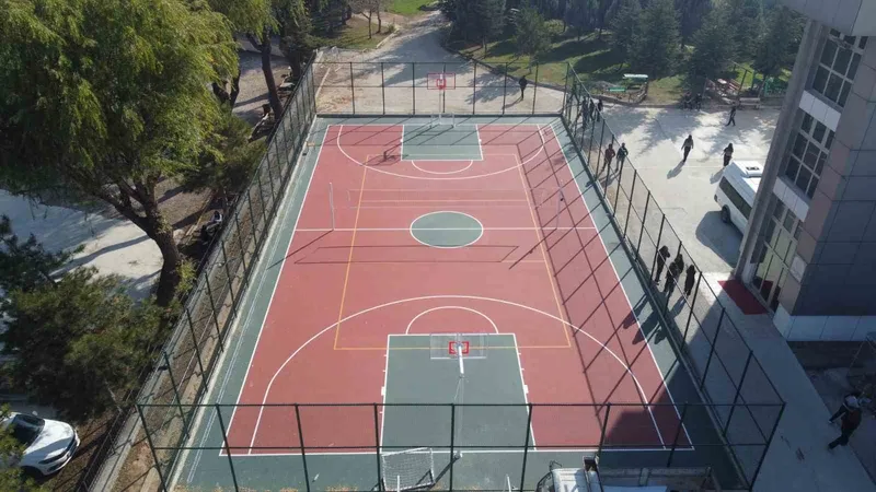 Hangi okullara basketbol, voleybol ve futbol sahası yapılacağı açıklandı
