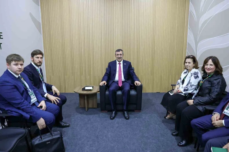 Cumhurbaşkanı Yardımcısı Yılmaz, Suriye Devlet Başkanı eş-Şara ile bir araya geldi
