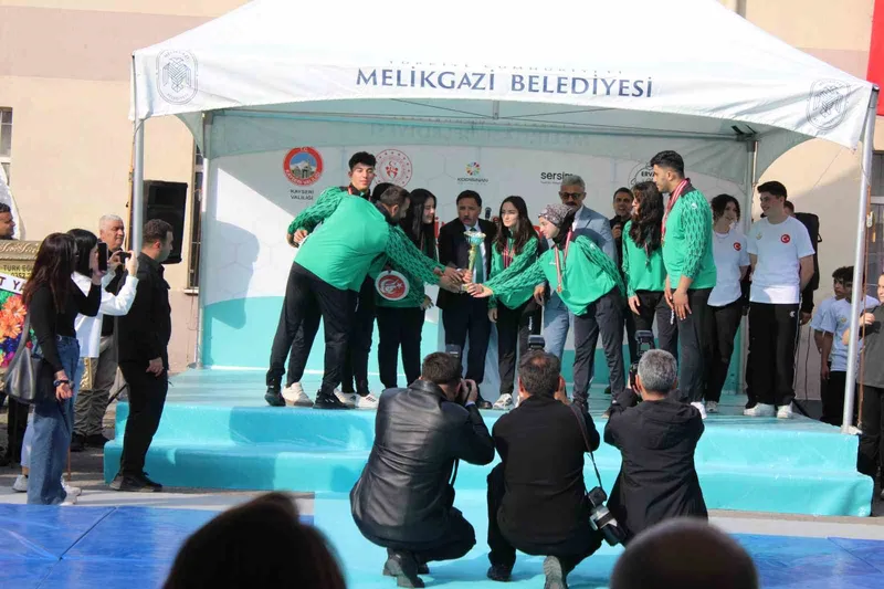 62. ERVA Spor Okulu açıldı
