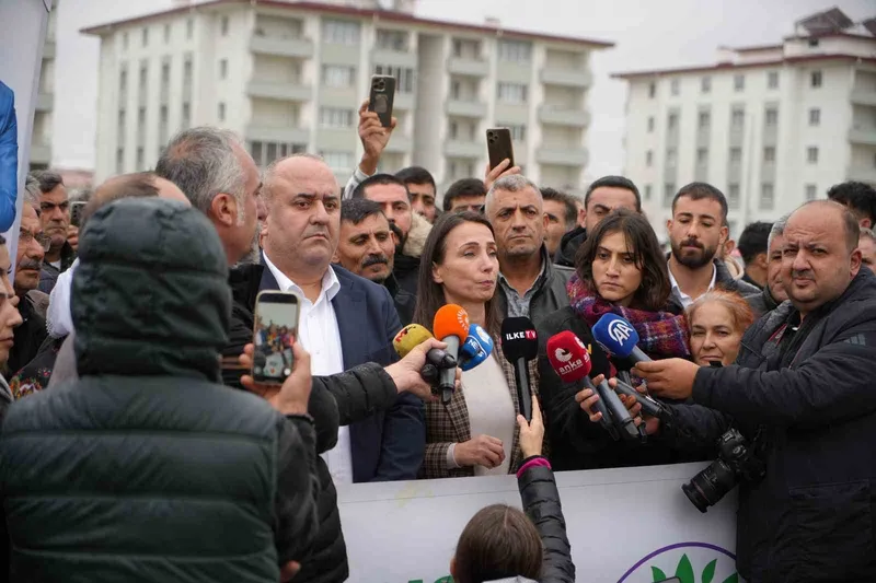 DEM Parti Genel Başkanı Hatimoğulları, Selahattin Demirtaş’ı ziyaret etti
