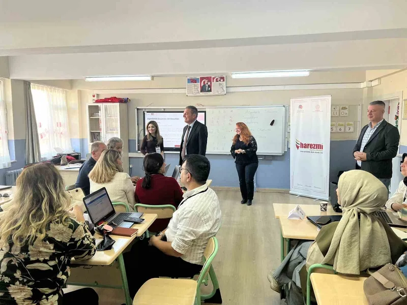 Eskişehir’de Harezmi Eğitim Programı öğretmen eğitimleri başladı
