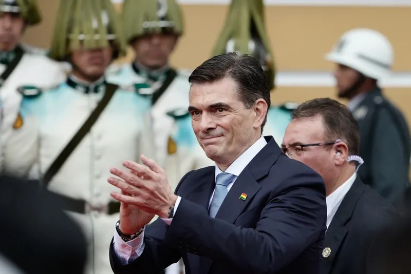 Yeni Bolivya Devlet Başkanı Paz yemin ederek göreve başladı
