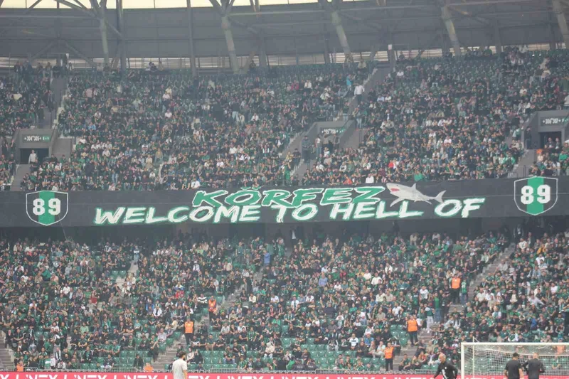 Kocaelispor- Galatasaray maçını 32 bin 18 biletli seyirci izledi
