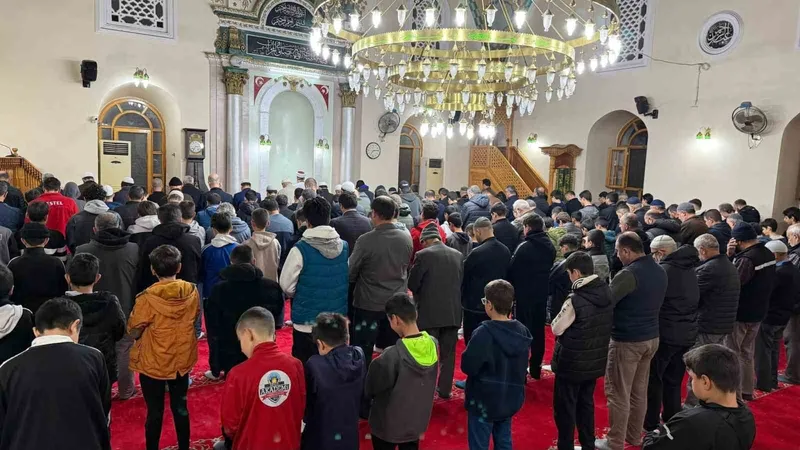 Sabah namazı sonrası sahaya çıktılar
