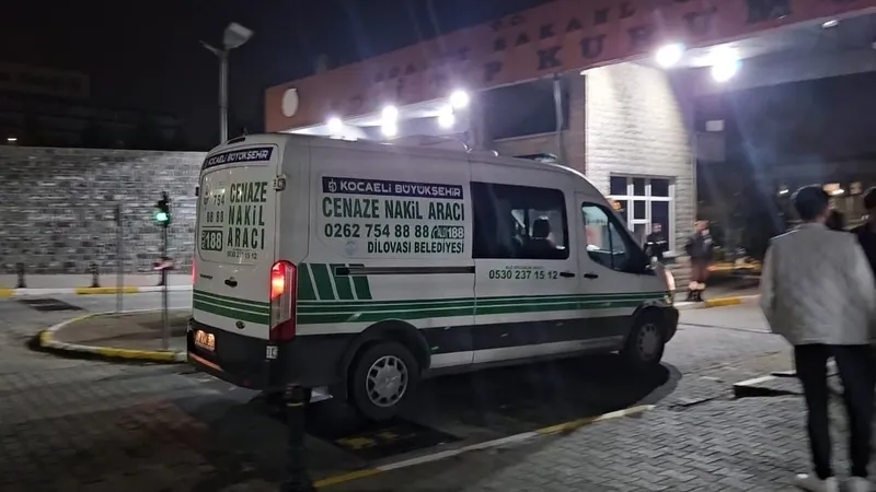 Kocaeli’ndeki yangında hayatını kaybedenlerin cenazeleri teslim alındı
