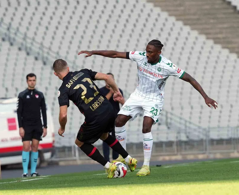 Trendyol Süper Lig: Fatih Karagümrük: 2 - Konyaspor: 0 (İlk yarı)
