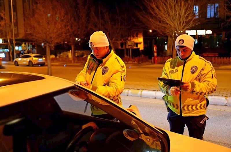 Isparta’da güven ve huzur denetiminde binlerce kişi ile araç sorgulandı
