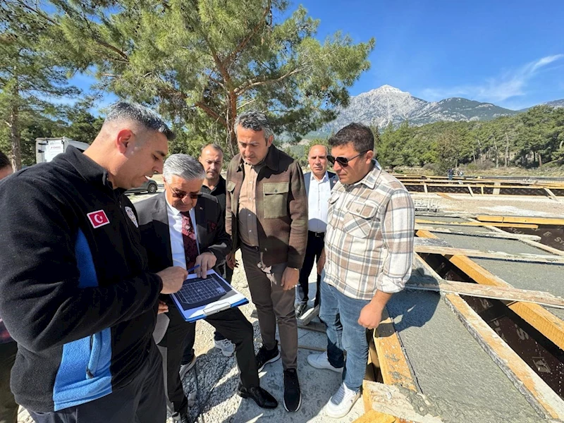 Tekirova Kapalı Pazar Yeri’nde temel betonları döküldü
