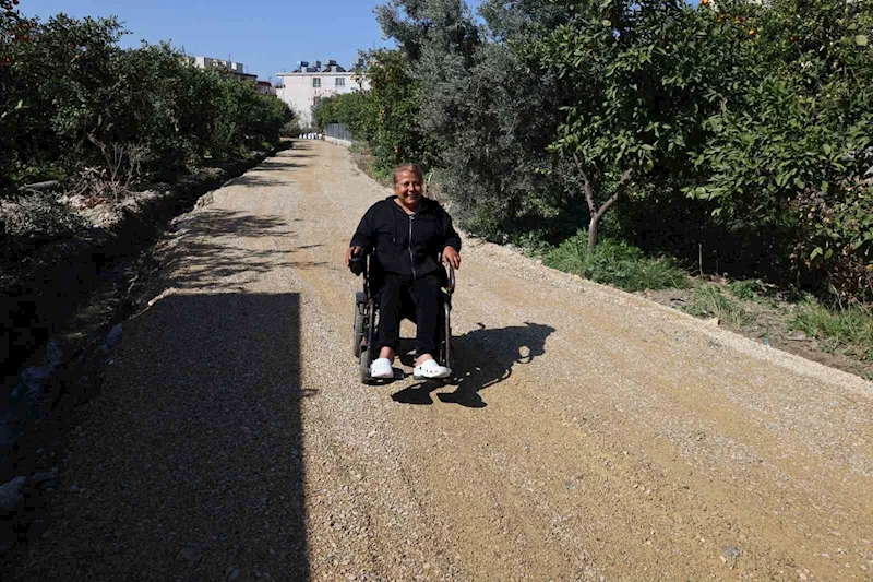 Engelli vatandaşların yaşadığı sokakta yol sorunu büyükşehir belediye ekiplerince çözüldü
