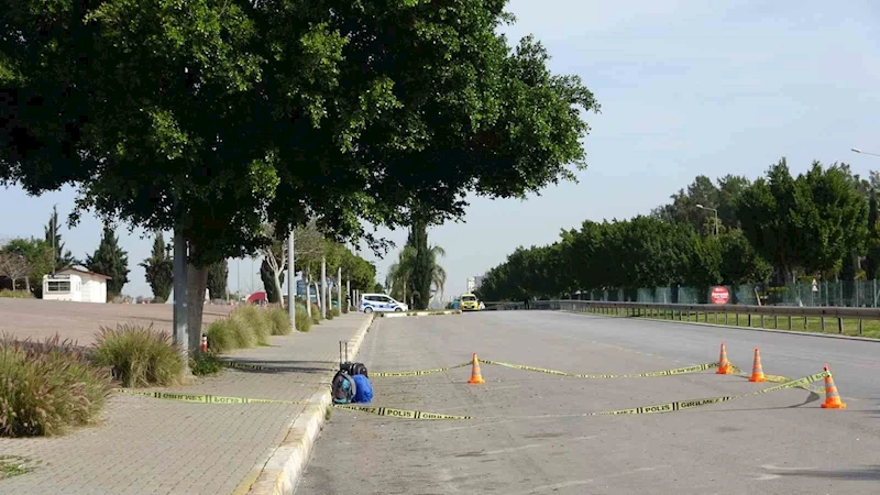 Yol kenarına bırakılan valiz ve çantalar polisi alarma geçirdi
