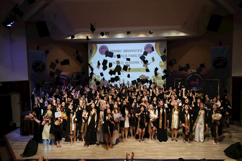 Akdeniz Üniversitesi’nde mühendisler mezun oldu

