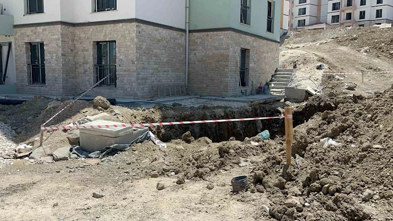 Hatay’da atık su alt yapı çalışmaları sırasında göçük: 2 işçi öldü
