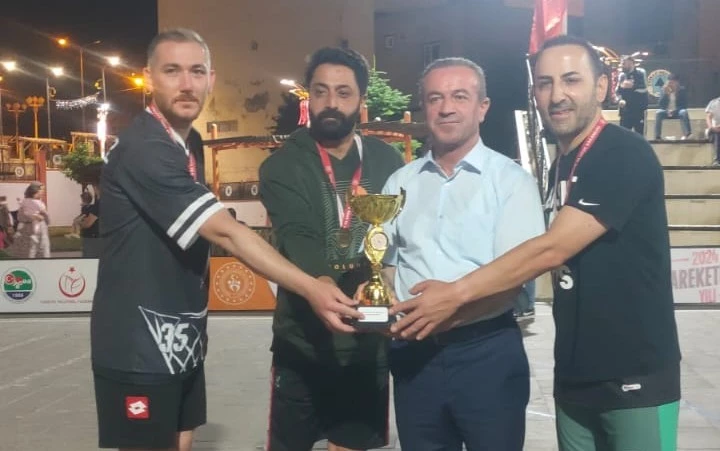 Hakkari 3x3 basketbol şampiyonu belli oldu: Beyazgölge zirvede!
