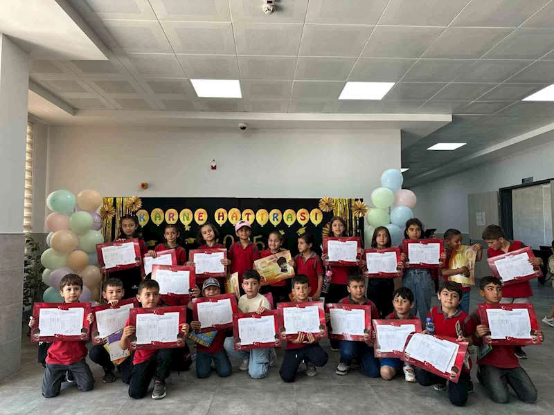 Burdur’da 42 bin öğrenci karnelerini aldı, yaz tatili başladı
