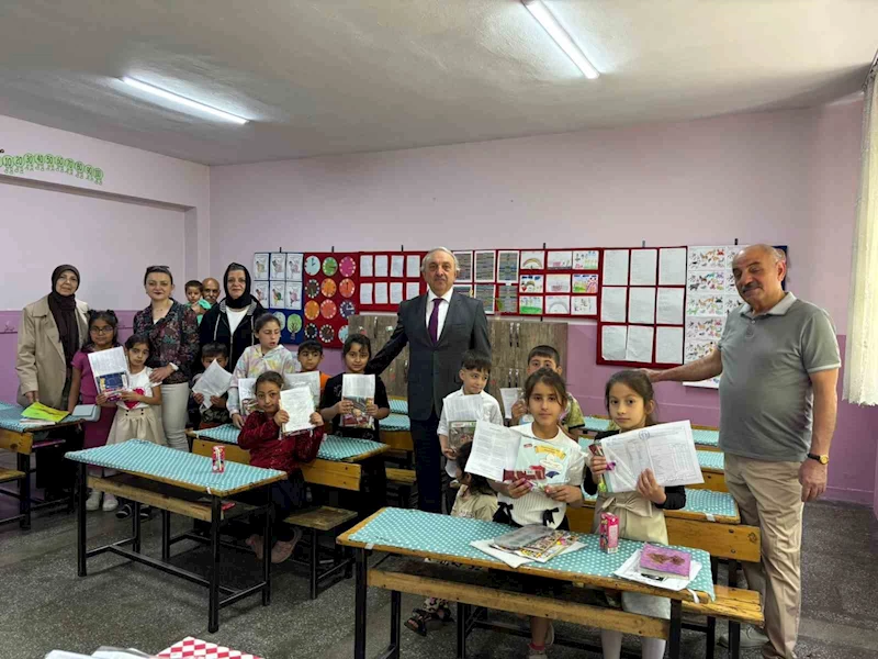 ER- VAK öğrencilerin karne sevincine ortak oldu
