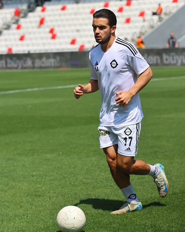 Altay, Emre Tangeldi ile yol ayrımında
