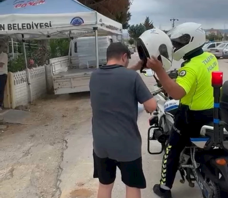 Gönen’de YKS’ye geç kalan öğrenci polis ekipleriyle sınav salonuna yetiştirildi
