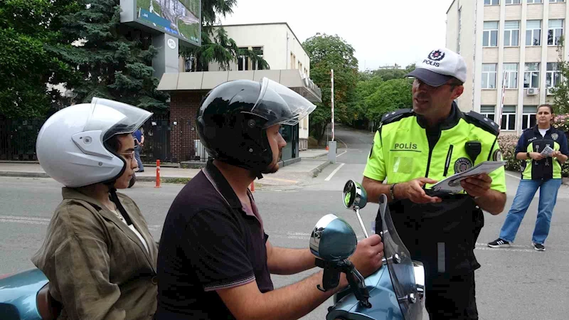Samsun’da Dünya Motosiklet Günü’nde polislerden sürücülere 