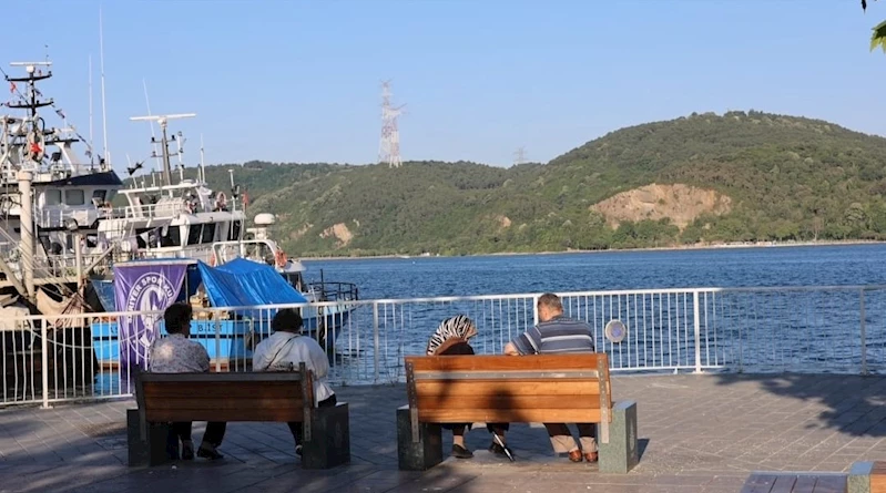 Sarıyer’de denizden gelen kötü koku vatandaşları rahatsız ediyor
