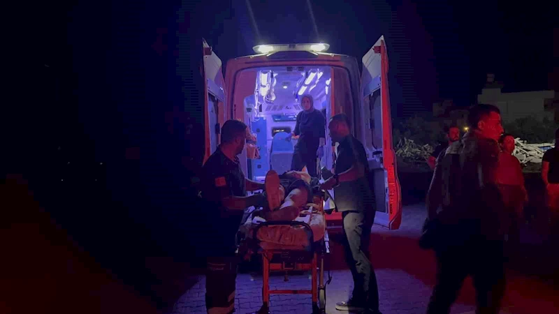 Gazipaşa’da motosiklet park halindeki otomobile çarptı: 1 ağır yaralı
