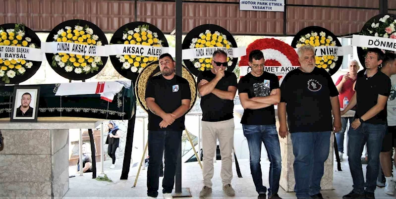 Ayvalık’ta genç iş insanı Murat Ustalı gözyaşlarıyla son yolculuğuna uğurlandı
