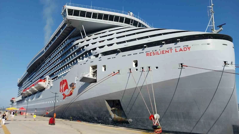 Bodrum’a 2 bin 556 yolcu getirdi
