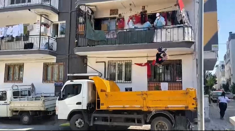 Mahalleli bıktı, onların çöp sevdası bitmedi

