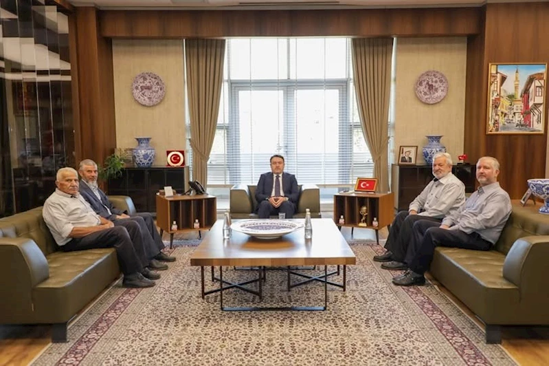 Vali Musa Işın, şehit ailelerini makamında ağırladı
