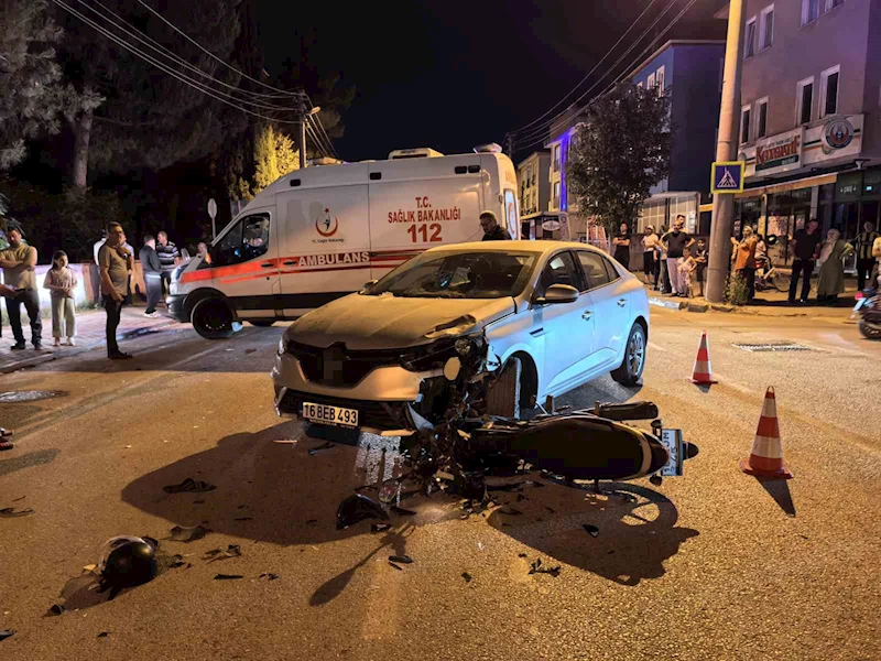 Otomobil ile motosiklet çarpıştı: 1 ağır yaralı

