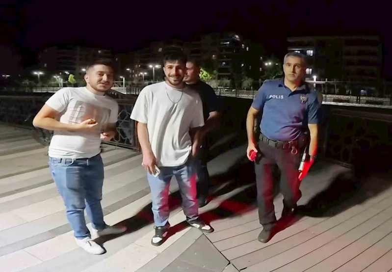 Parkta motosiklet sürdü, polise direnip gazeteci ve bekçilerin görüntüsünü çekti
