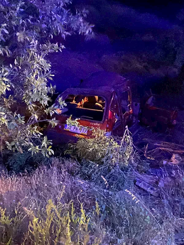 Isparta’da otomobiller çarpıştı: 2’si ağır toplam 7 kişi yaralandı
