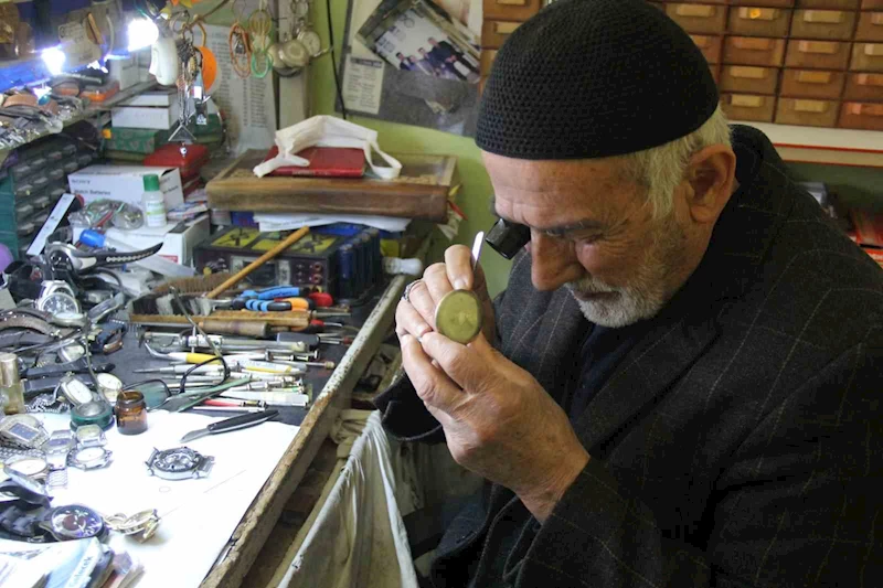 Yarım asırdır zamanı ayarlıyor
