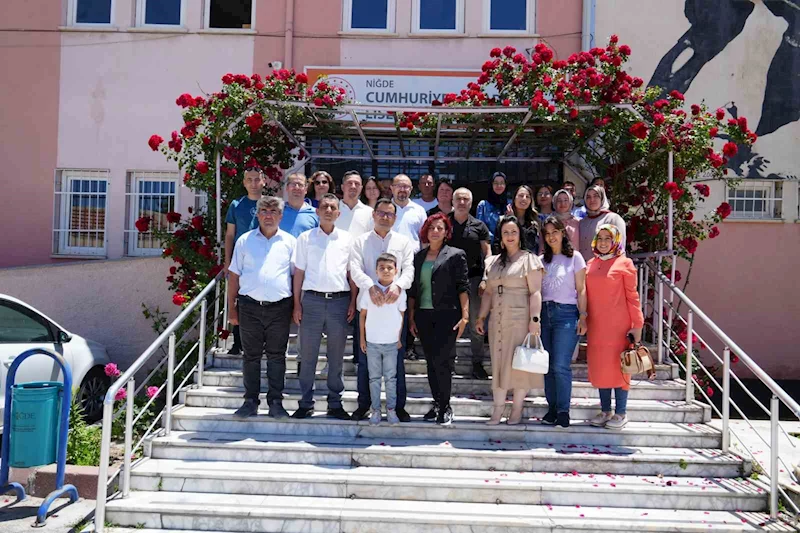 Pembe öğretmen o duygusal anları paylaştı: 
