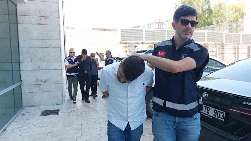 Kavga sırasında üzerinden araçla geçtiği akrabasını öldürdü, 