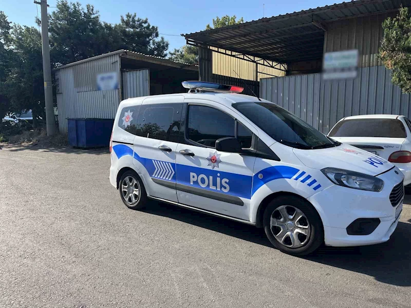 Tamir için çıktığı çatıdan düştü
