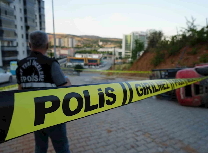 Forkliftin altında kalan 16 yaşındaki sürücü hayatını kaybetti
