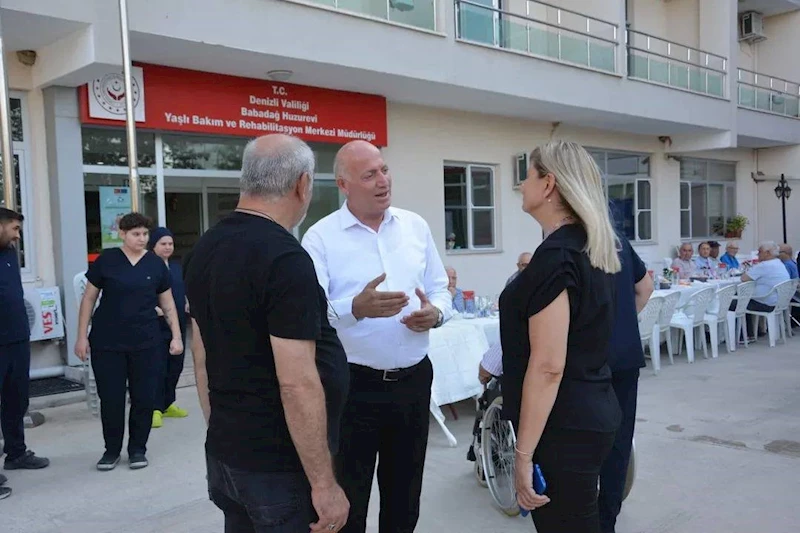 Başkan Kumral huzurevi sakinleri ile aynı sofrada buluştu
